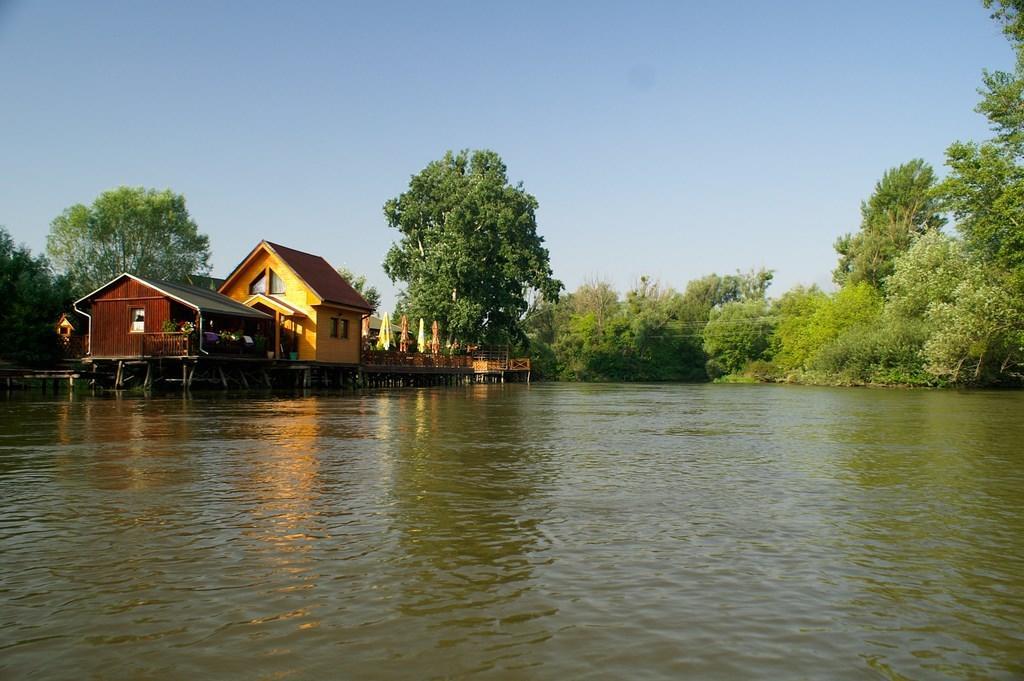 Hotel Alba Regia Pansion Egri Jahodná Exterior foto