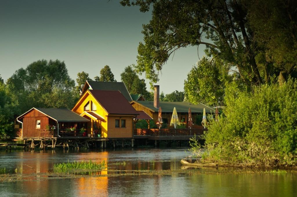 Hotel Alba Regia Pansion Egri Jahodná Exterior foto